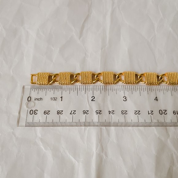 Anne Klein Lion Gold Tone Chunky Textured Rope Weave Square Link Chain Bracelet - Picture 12 of 12